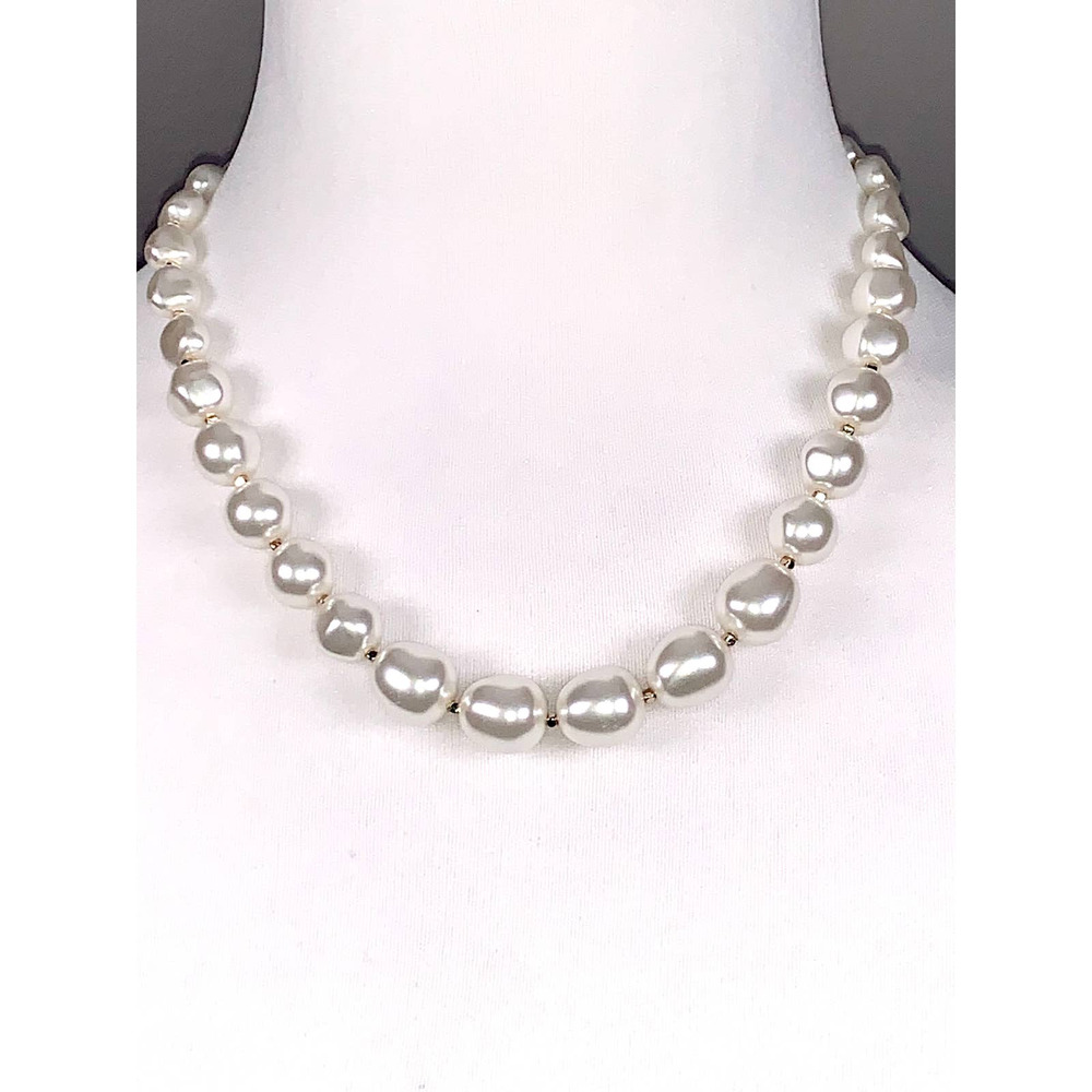 LOFT Large White Faux Freshwater Pearl Statement Collar Necklace EUC